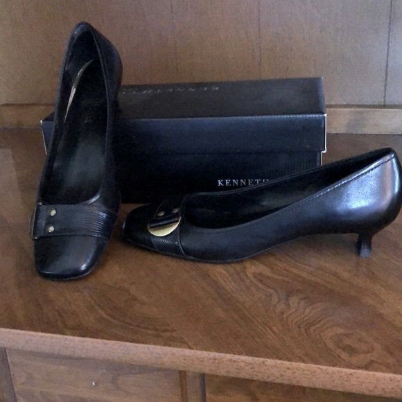 Kenneth Cole Shoes - Kenneth Cole Kitten Heels
